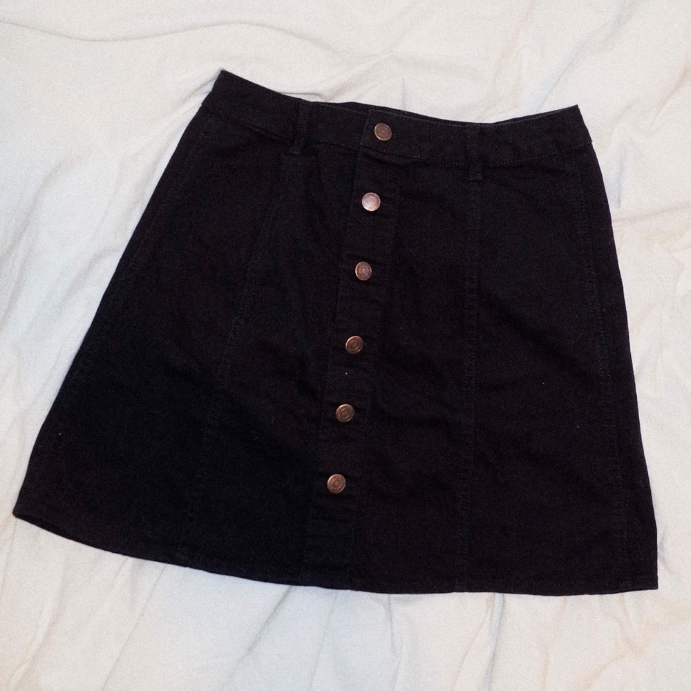 80s inspired black button front mini skirt